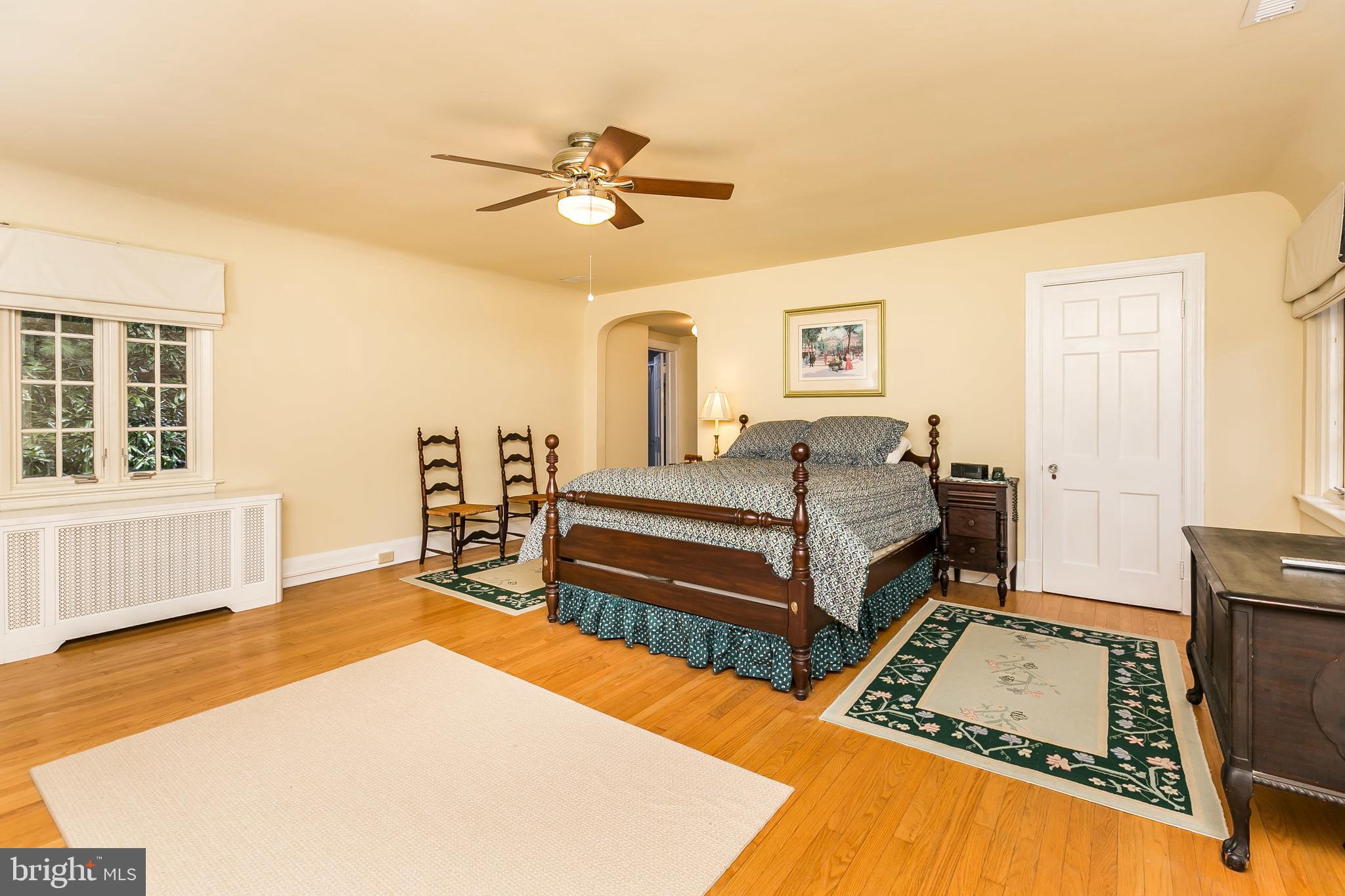 207 Tunbridge Road Baltimore, MD 21212 - Photo 22 of 43 The master was just freshly painted.