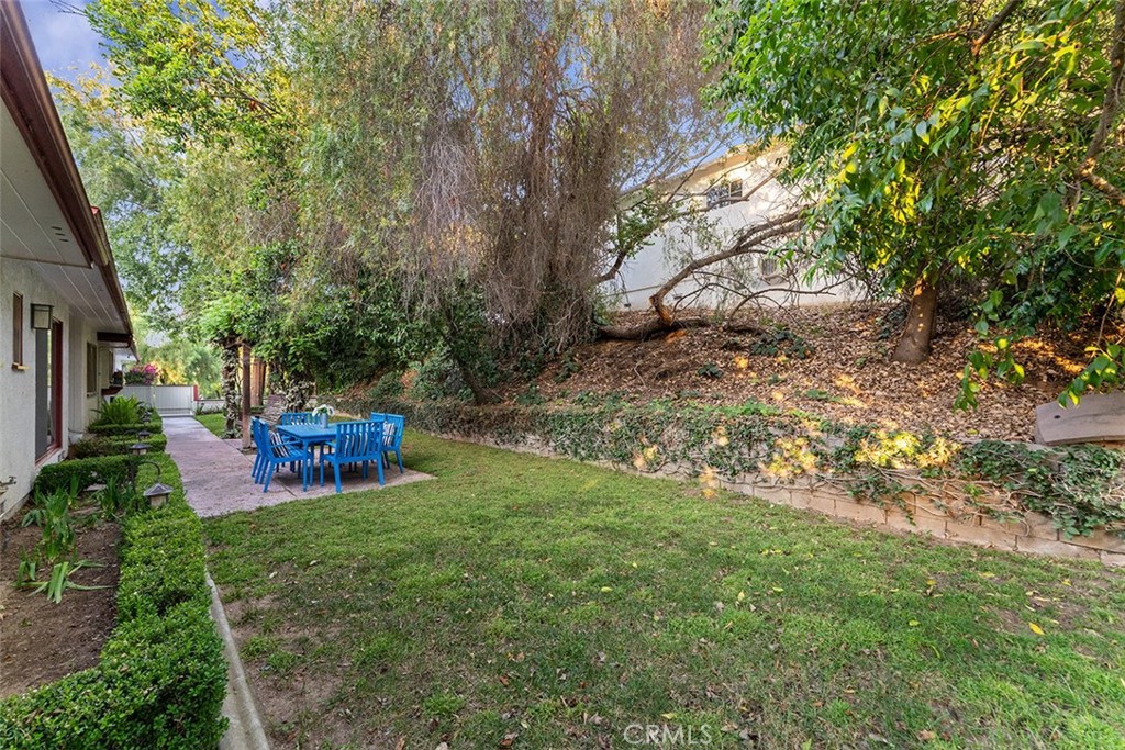 1940 Arroyo Drive Riverside, CA 92506 - Photo 38 of 50 Peaceful front yard.