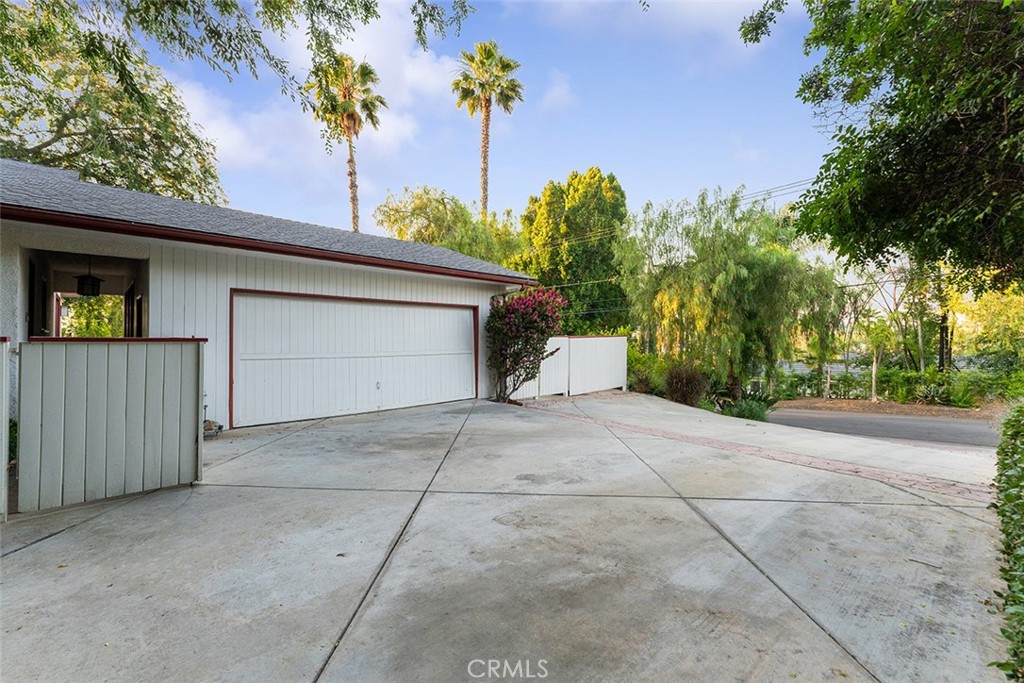 1940 Arroyo Drive Riverside, CA 92506 - Photo 40 of 50 Park at driveway or 2 car garage.