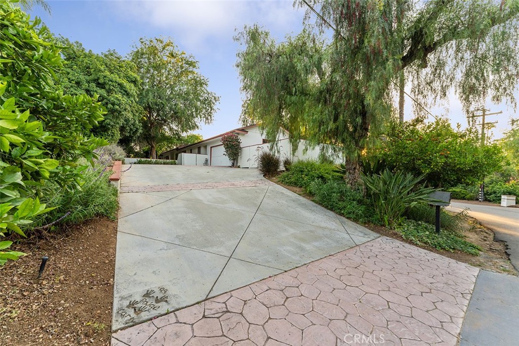 1940 Arroyo Drive Riverside, CA 92506 - Photo 42 of 50 Driveway can accommodate up to 6 cars.
