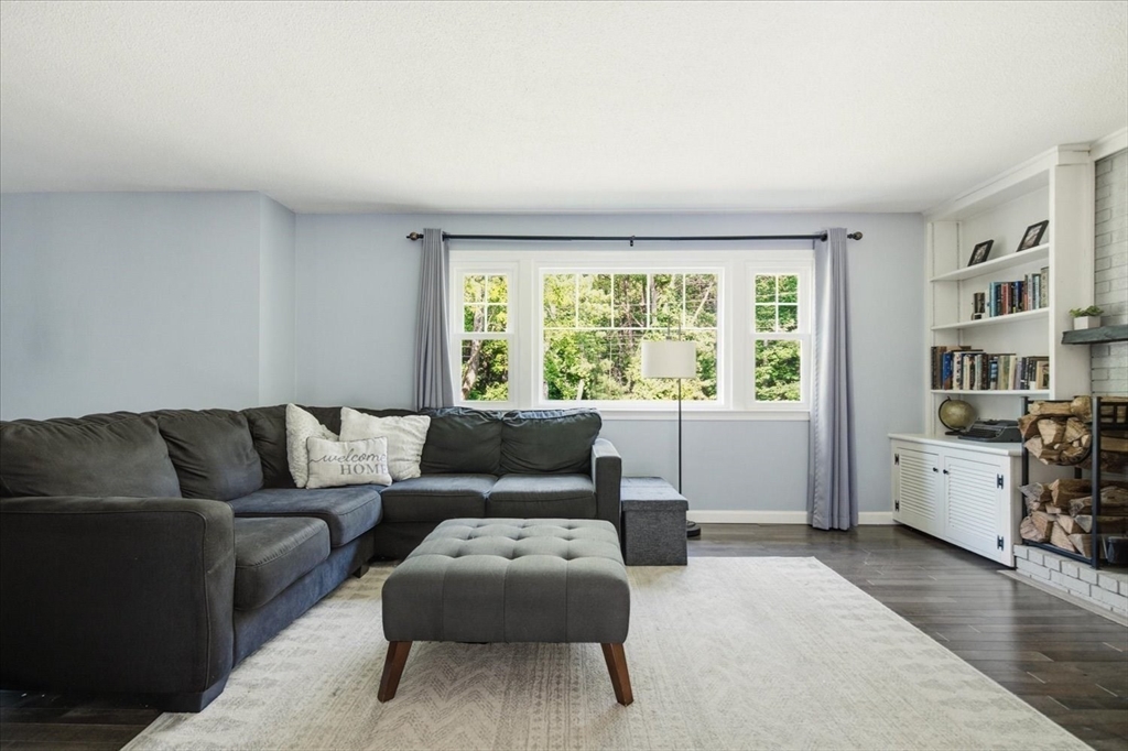 10 Buttonwood Road Amesbury, MA 01913 - Photo 6 of 37
