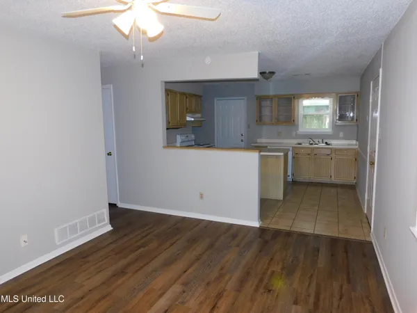 $1,295 | 6455 Heather Road, Horn Lake, MS 38637