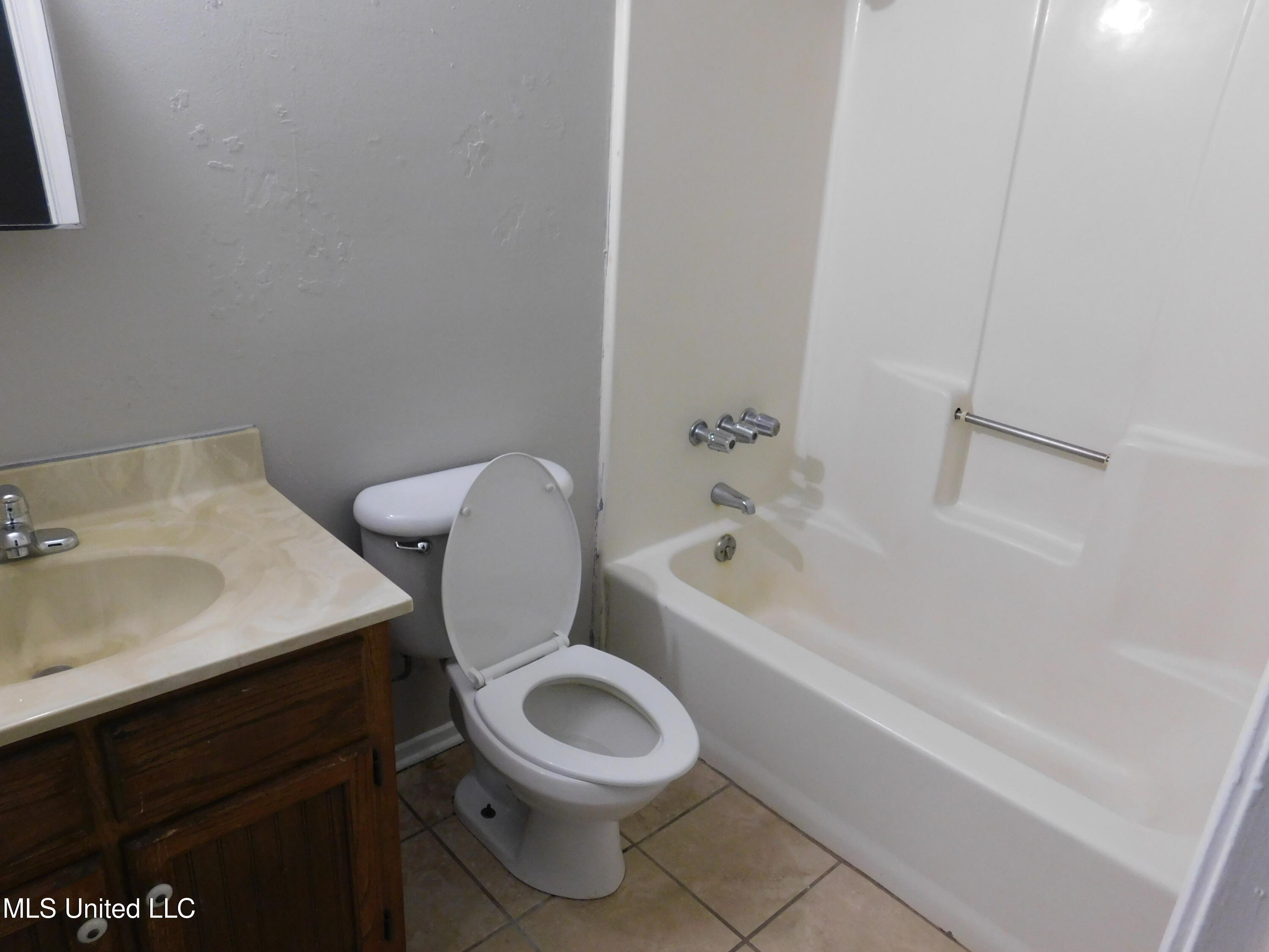 6455 Heather Road Horn Lake, MS 38637 - Photo 5 of 10 DSCN1422