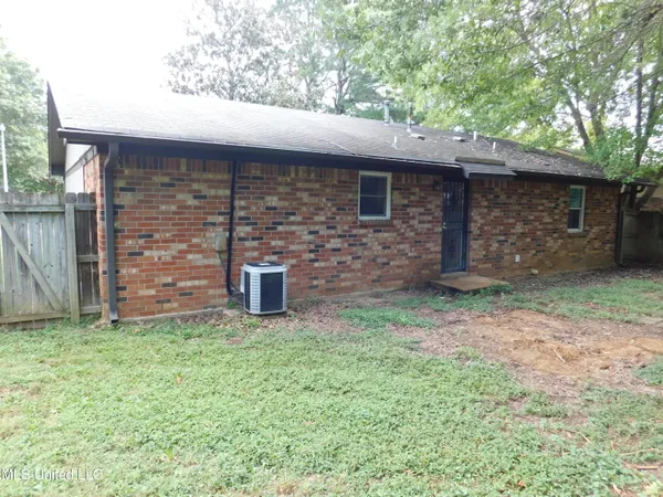 $1,295 | 6455 Heather Road, Horn Lake, MS 38637