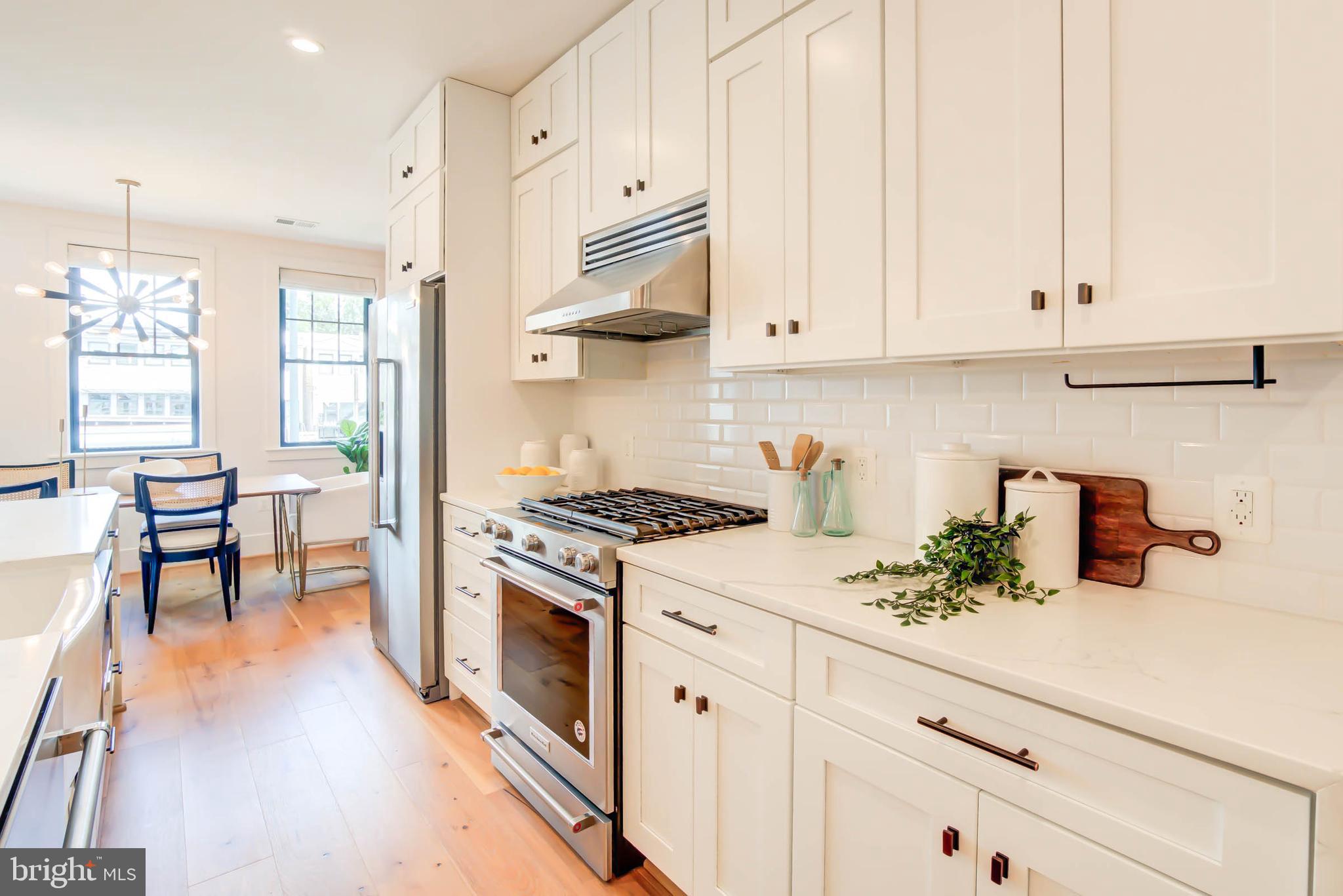 244 10th Street Southeast Washington, DC 20003 - Photo 8 of 47