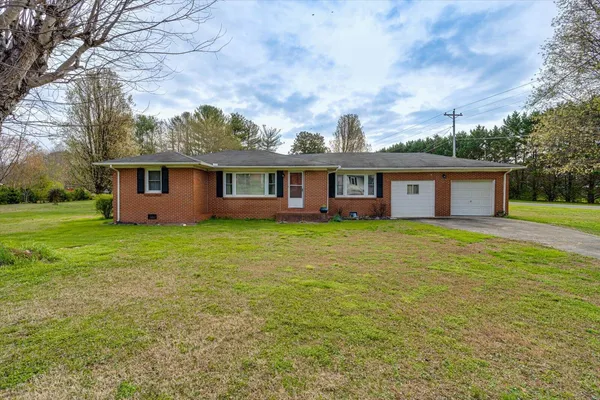 $205,000 | 1985 Peavine Road, Rock Spring, GA 30739
