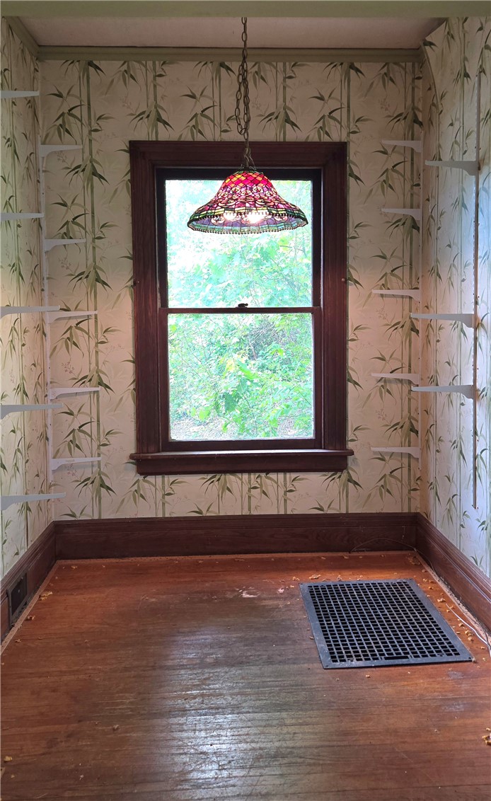 302 Field Street Rochester, NY 14620 - Photo 13 of 32 Reading nook off of the dining room, looking out t