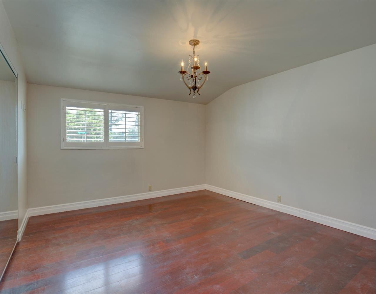 915 Medford Road Pasadena, CA 91107 - Photo 25 of 30 Gallery Image 25