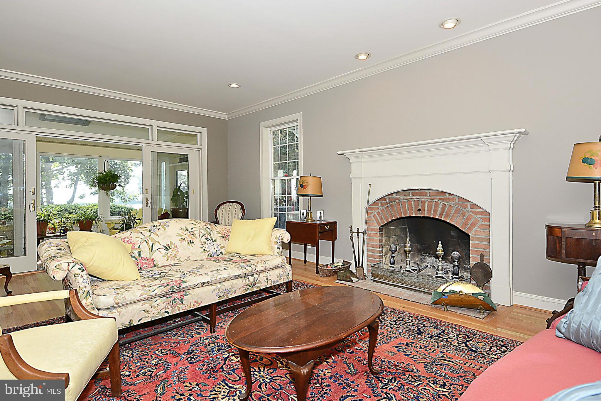 1930 Love Point Road Stevensville, MD 21666 - Photo 4 of 30 Living Room