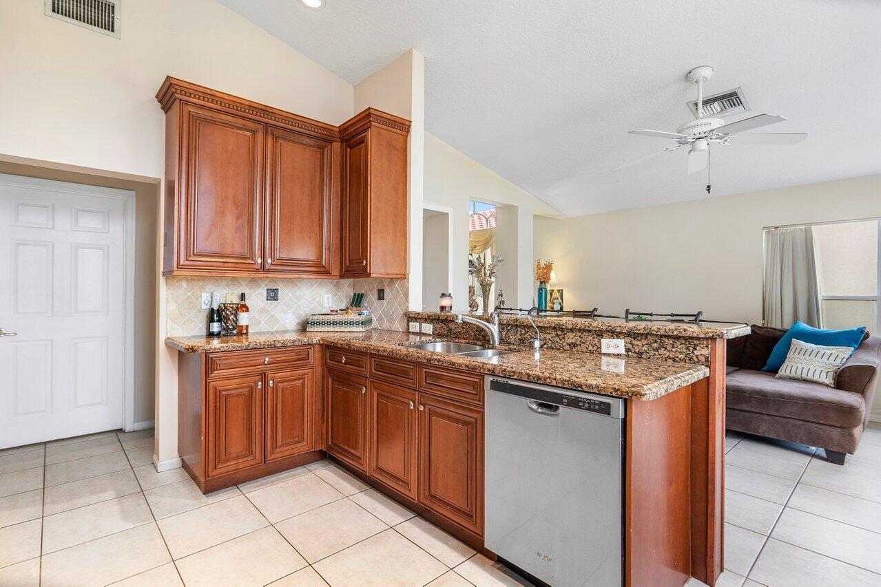 12304 Wedge Way Boynton Beach, FL 33437 - Photo 11 of 51 014-12304WedgeWay-BoyntonBeach-FL-33437-
