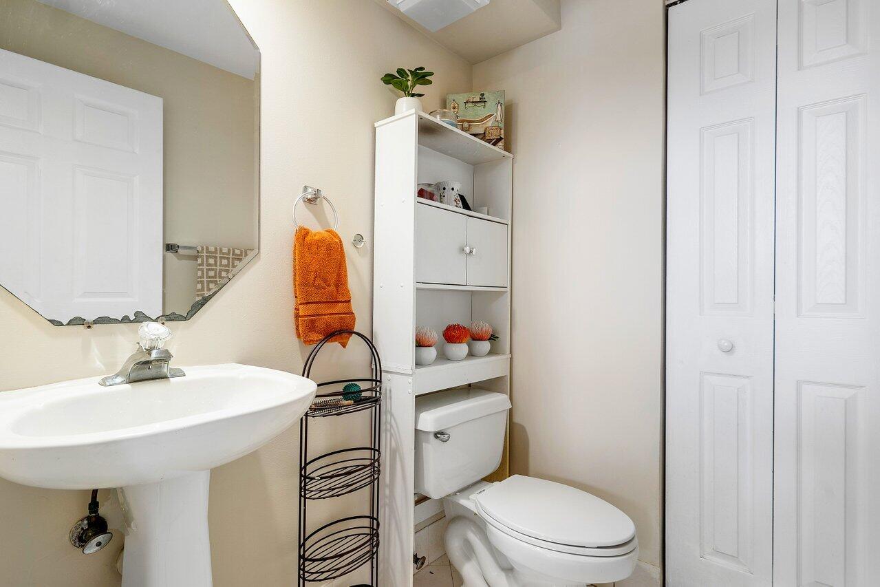 12304 Wedge Way Boynton Beach, FL 33437 - Photo 28 of 51 017-12304WedgeWay-BoyntonBeach-FL-33437-