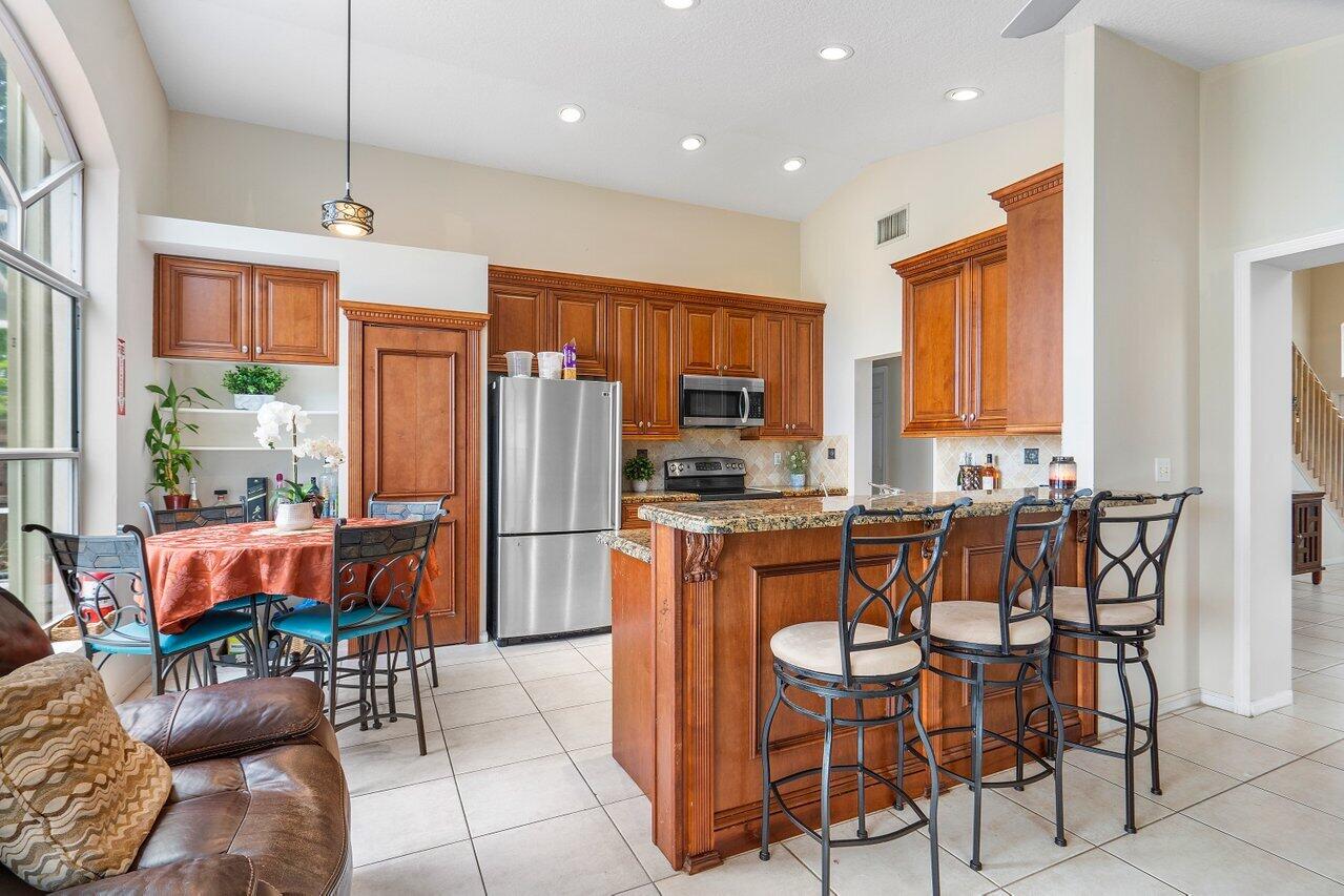 12304 Wedge Way Boynton Beach, FL 33437 - Photo 9 of 51 013-12304WedgeWay-BoyntonBeach-FL-33437-