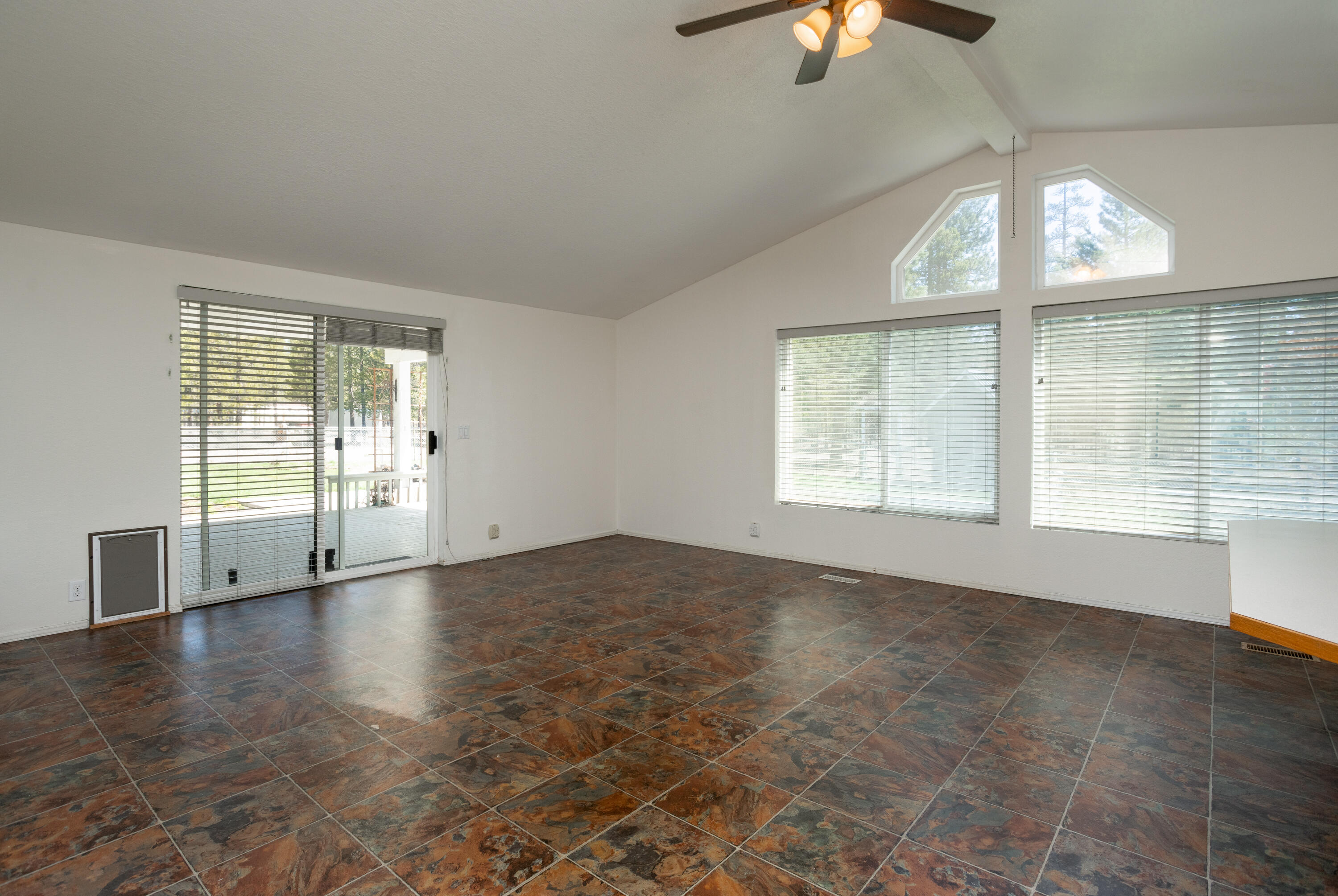 15720 Dawn Road La Pine, OR 97739 - Photo 13 of 39 15720 Dawn Road 10 of 36