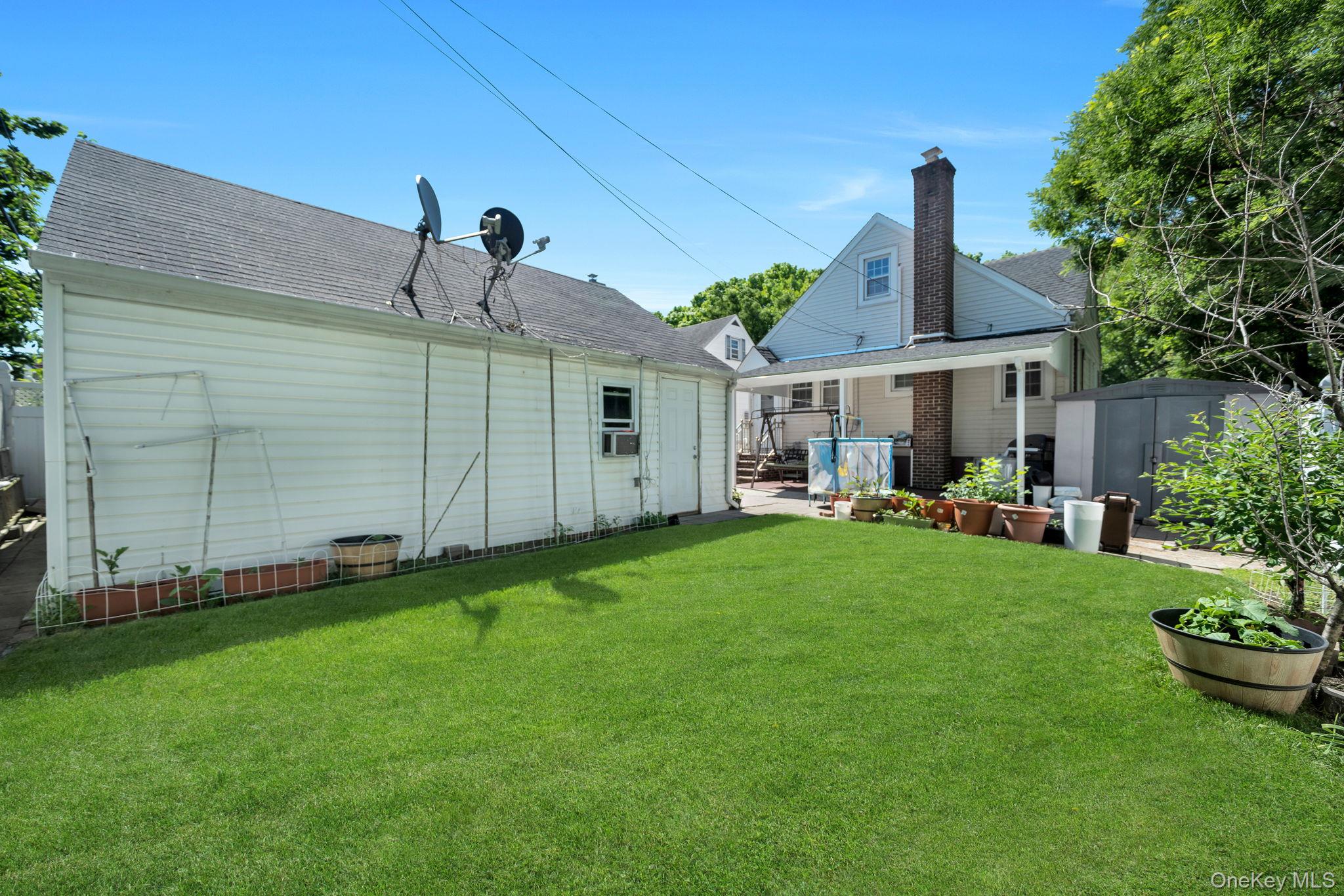 244-15 85th Road Queens, NY 11426 - Photo 28 of 30