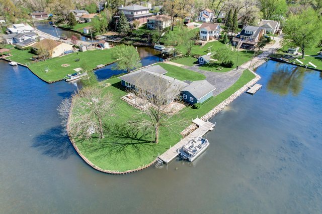 35013 North James Ingleside, IL 60041 - Photo 43 of 46 an aerial view of a house having outdoor space