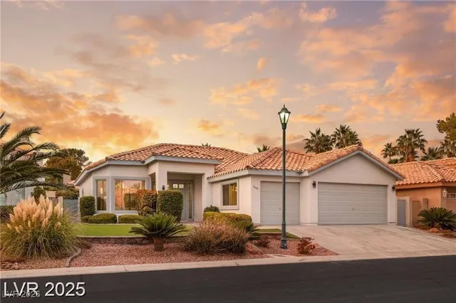 $819,000 | 1613 Shadow Rock Drive, Las Vegas, NV 89117