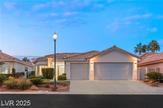 $819,000 | 1613 Shadow Rock Drive, Las Vegas, NV 89117