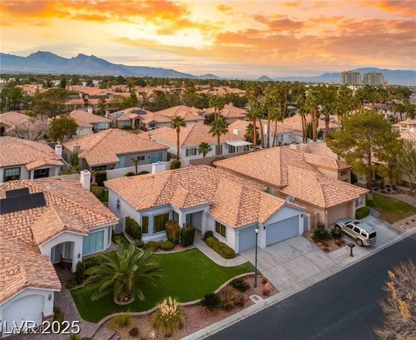 $819,000 | 1613 Shadow Rock Drive, Las Vegas, NV 89117