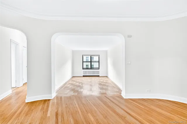 $359,000 | 190 East Mosholu Parkway South, Unit 3C | Bedford Park