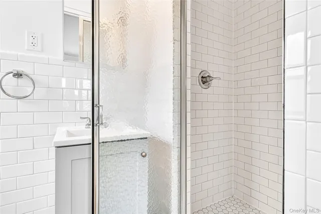 $359,000 | 190 East Mosholu Parkway South, Unit 3C | Bedford Park