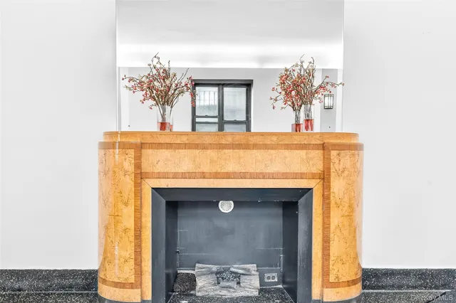 $359,000 | 190 East Mosholu Parkway South, Unit 3C | Bedford Park