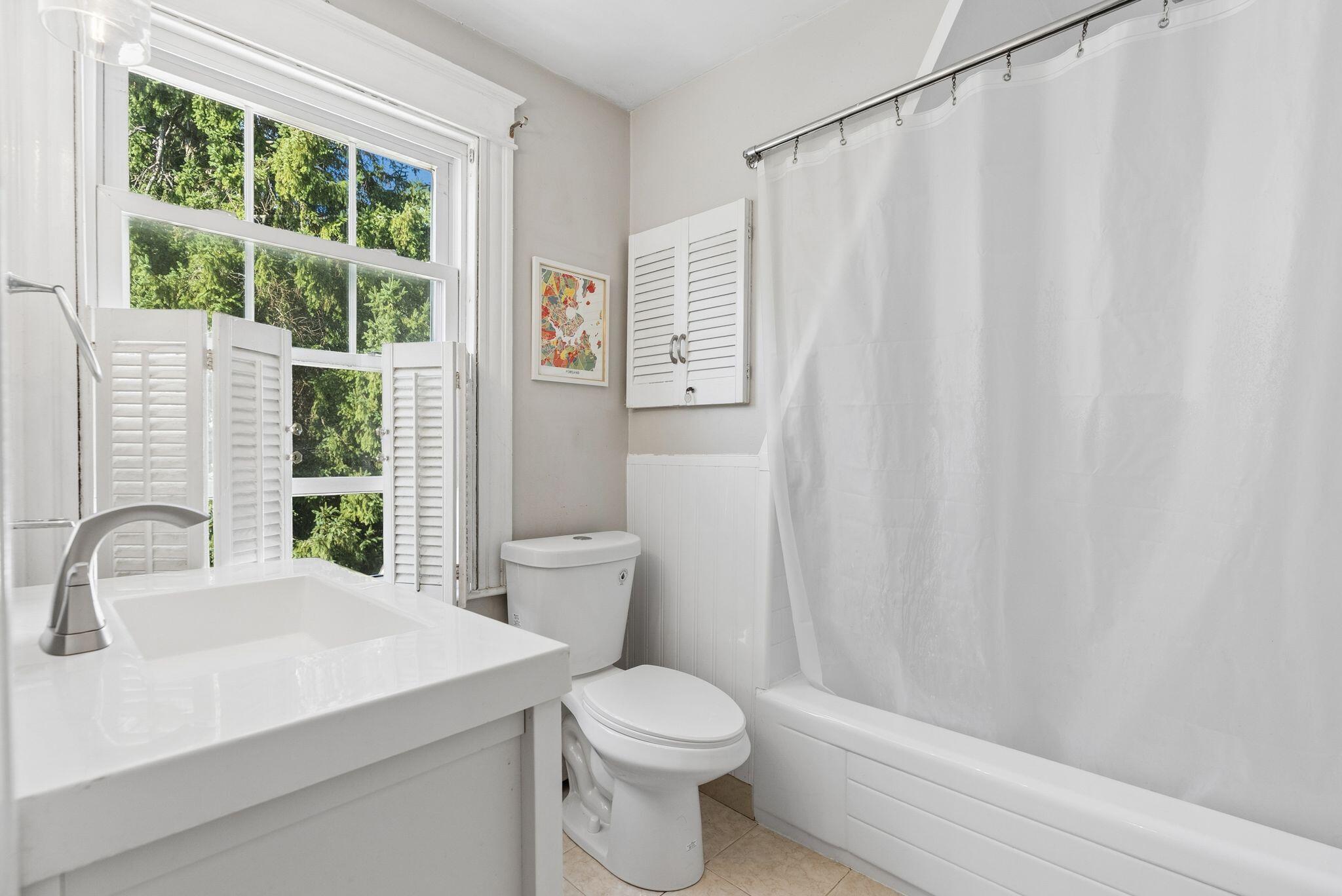 52 Wellwood Road Portland, ME 04103 - Photo 29 of 49 Second Floor Full Bathroom