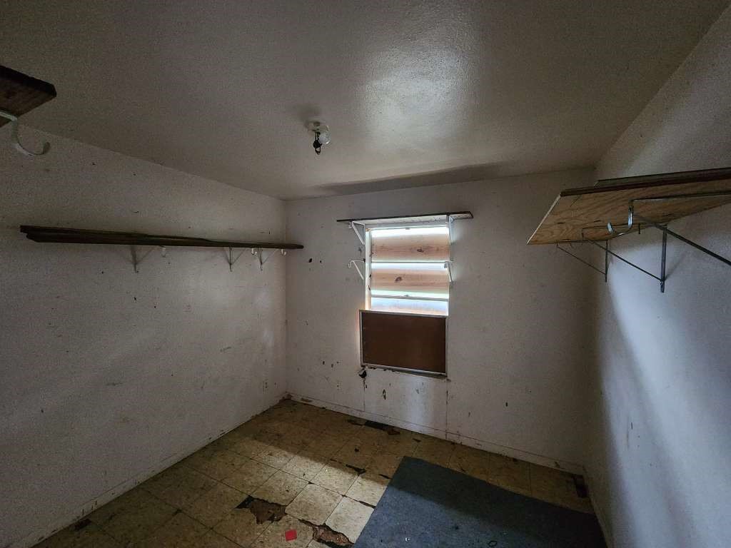 709 Avenue F Sinton, TX 78387 - Photo 7 of 9