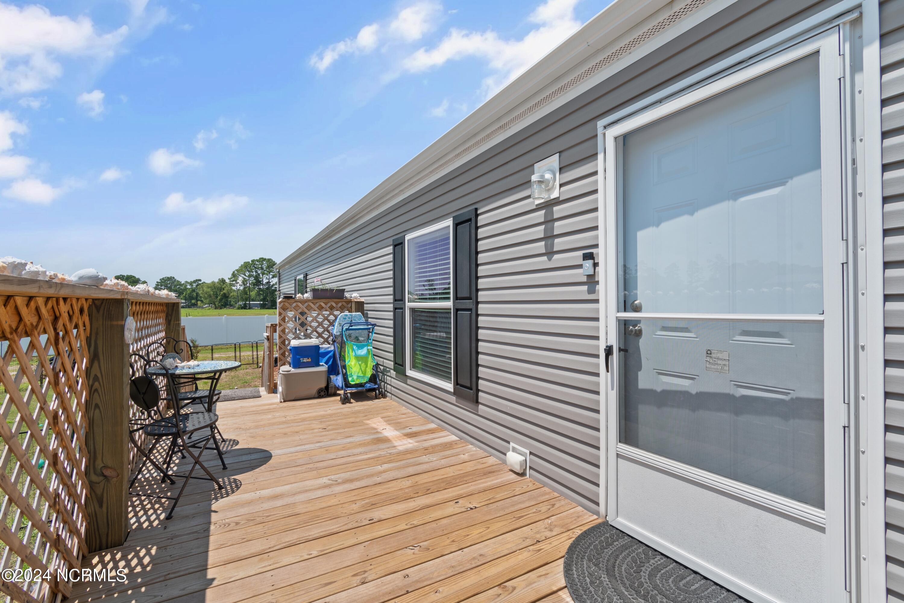 930 Pineclair Drive Southwest Calabash, NC 28467 - Photo 4 of 24 Front porch