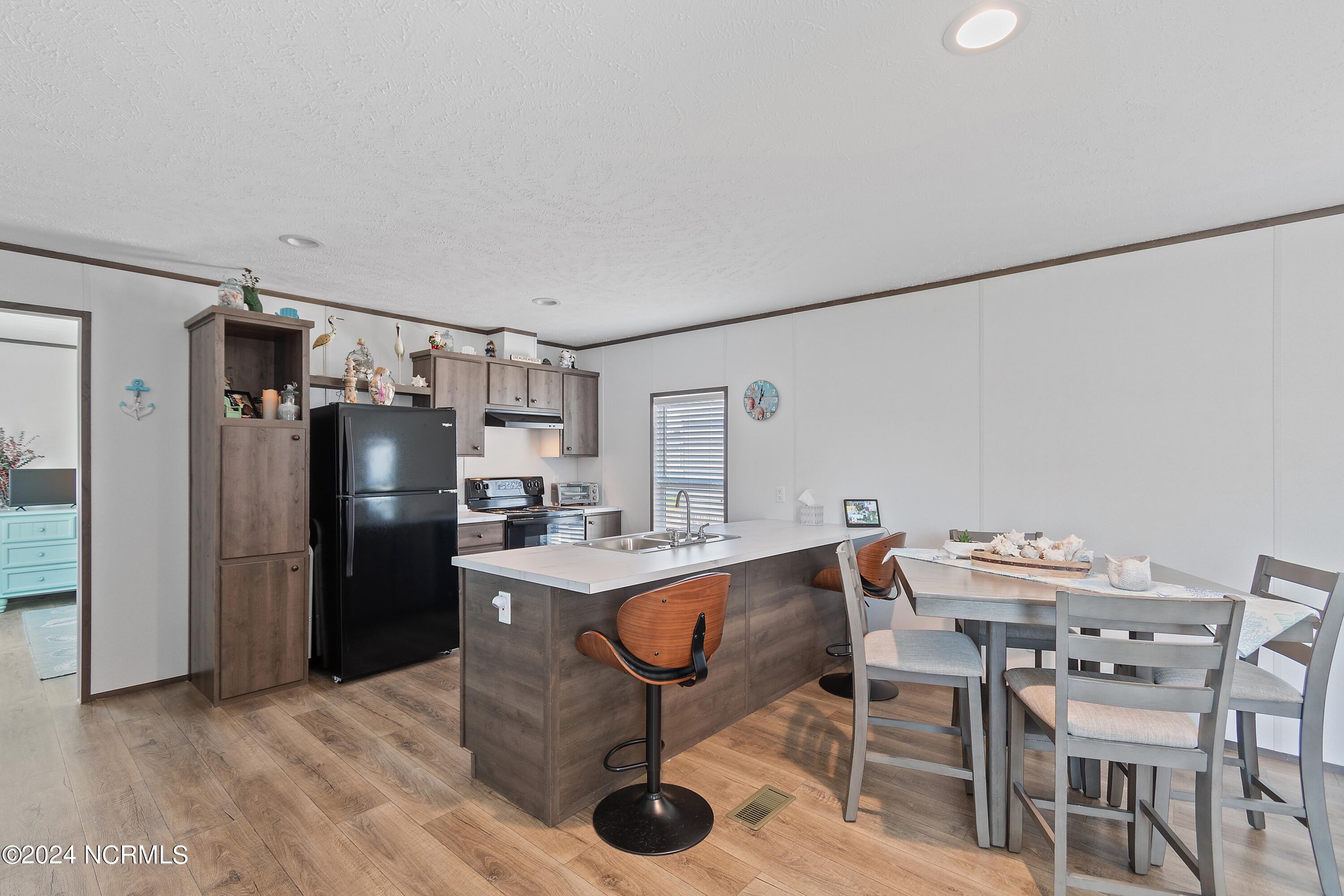 930 Pineclair Drive Southwest Calabash, NC 28467 - Photo 10 of 24 Kitchen