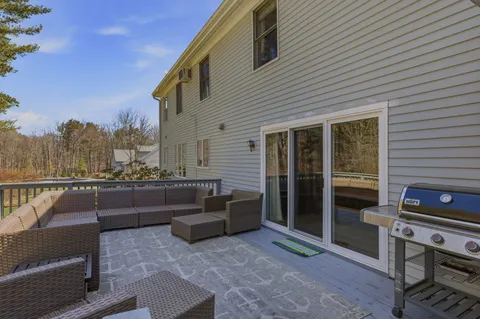 $1,299,999 | 16 Isaac Lucas Circle, Dover, NH 03820