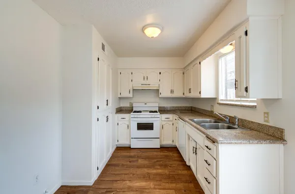 $800,000 | 2440 South Sallee Street, Visalia, CA 93277