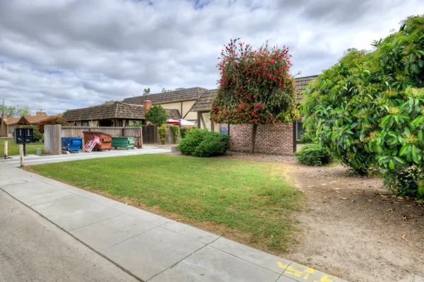 $800,000 | 2440 South Sallee Street, Visalia, CA 93277