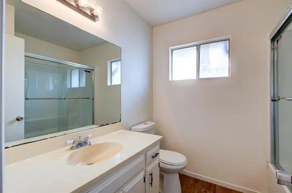 $800,000 | 2440 South Sallee Street, Visalia, CA 93277