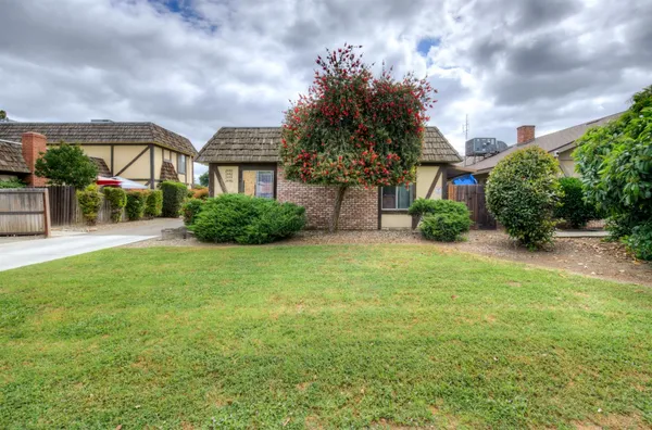 $800,000 | 2440 South Sallee Street, Visalia, CA 93277