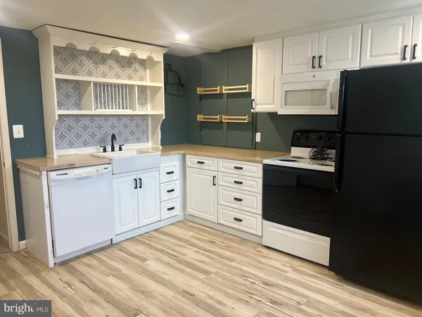 $1,800 | 6122 Rolling View Drive, Sykesville, MD 21784