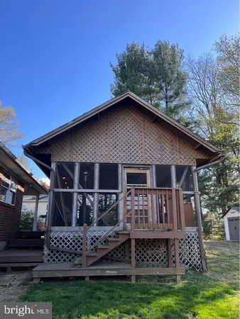 $1,800 | 6122 Rolling View Drive, Sykesville, MD 21784
