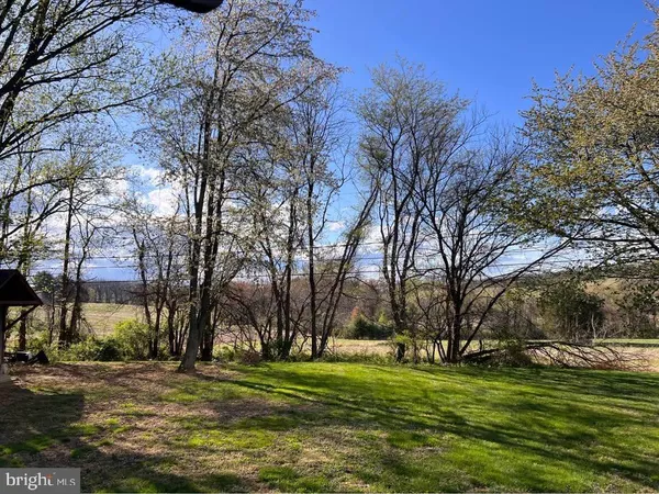 $1,800 | 6122 Rolling View Drive, Sykesville, MD 21784
