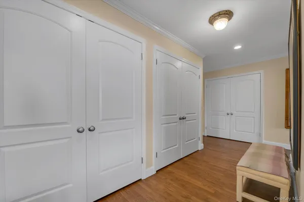 $515,000 | 1390 Broadway, Unit 222, Hewlett, NY 11557