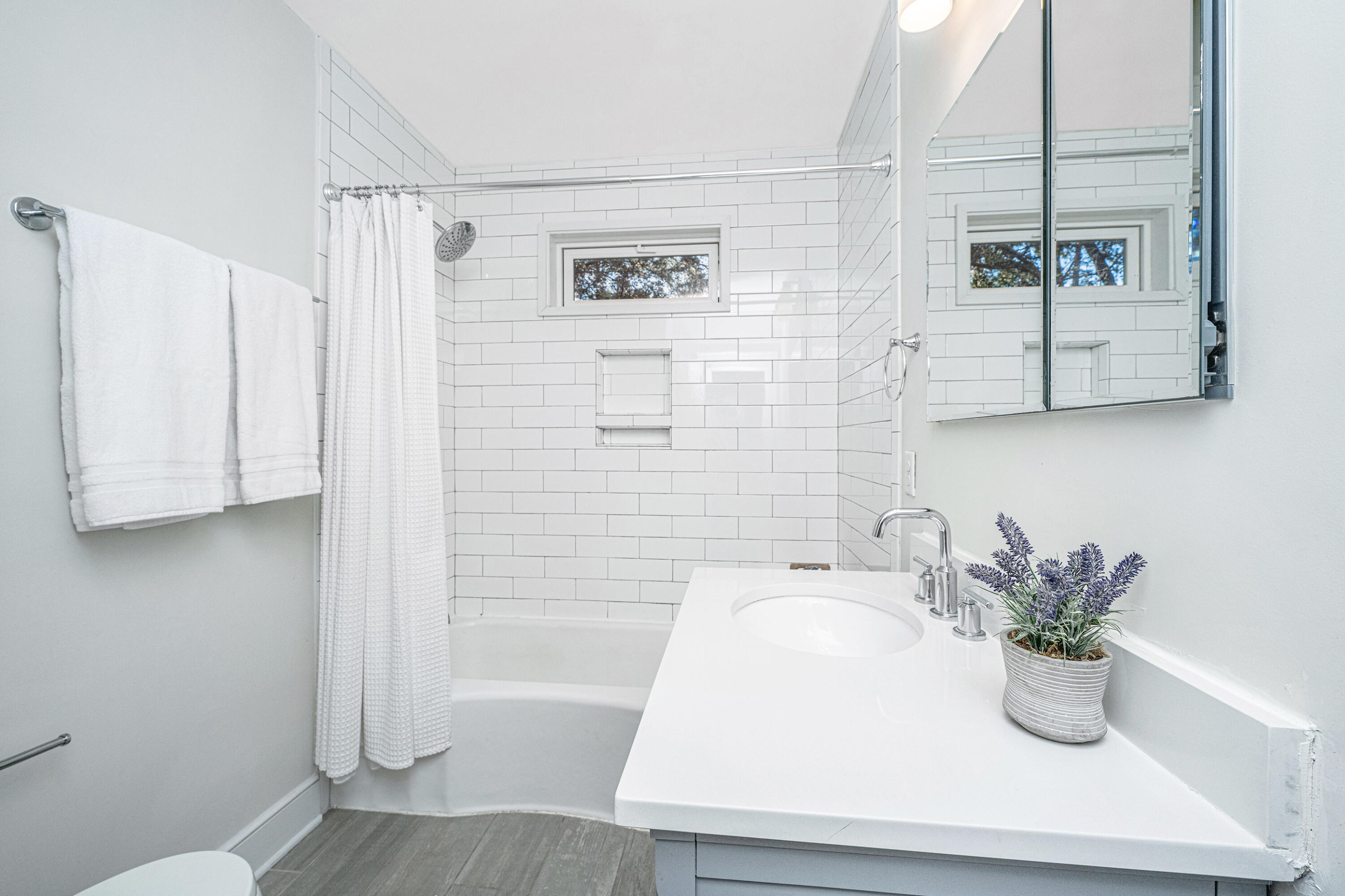 4560 South Rhett Avenue North Charleston, SC 29405 - Photo 18 of 26 Bathroom 2
