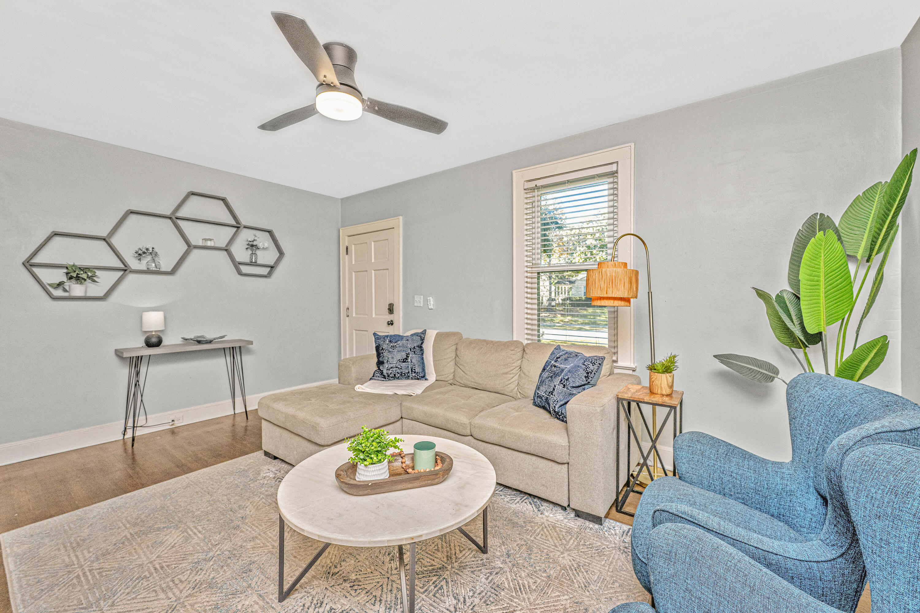 4560 South Rhett Avenue North Charleston, SC 29405 - Photo 5 of 26 Living 1