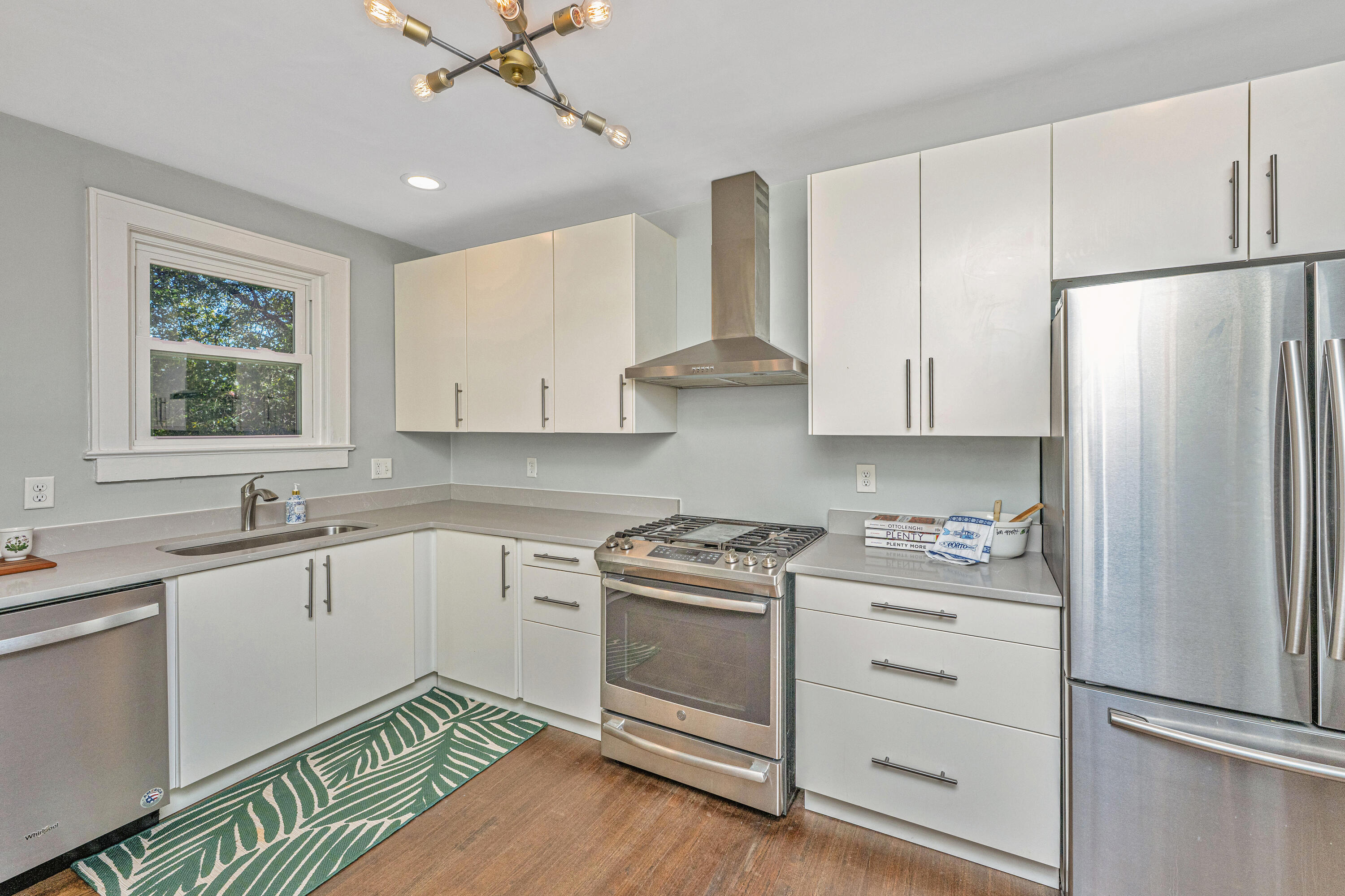 4560 South Rhett Avenue North Charleston, SC 29405 - Photo 9 of 26 Kitchen 2