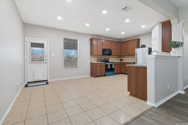 $1,900 | 3637 Double Diamond, Schertz, TX 78154