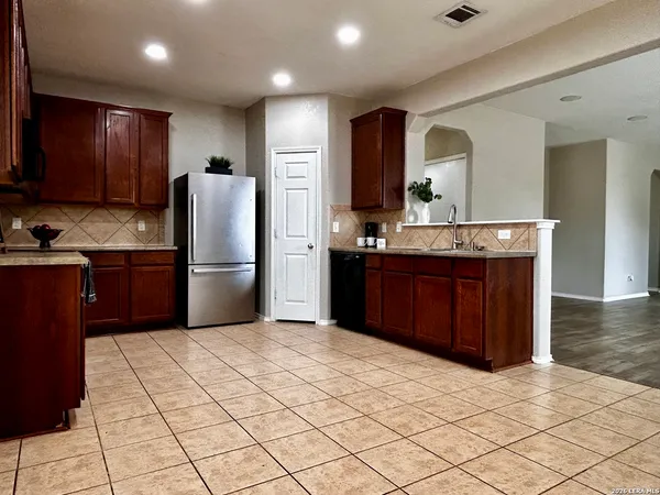 $1,900 | 3637 Double Diamond, Schertz, TX 78154
