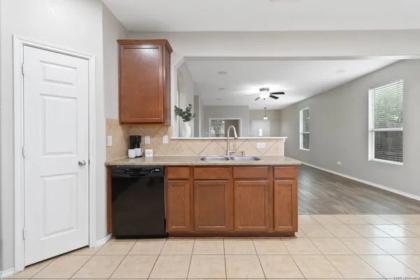 $1,900 | 3637 Double Diamond, Schertz, TX 78154