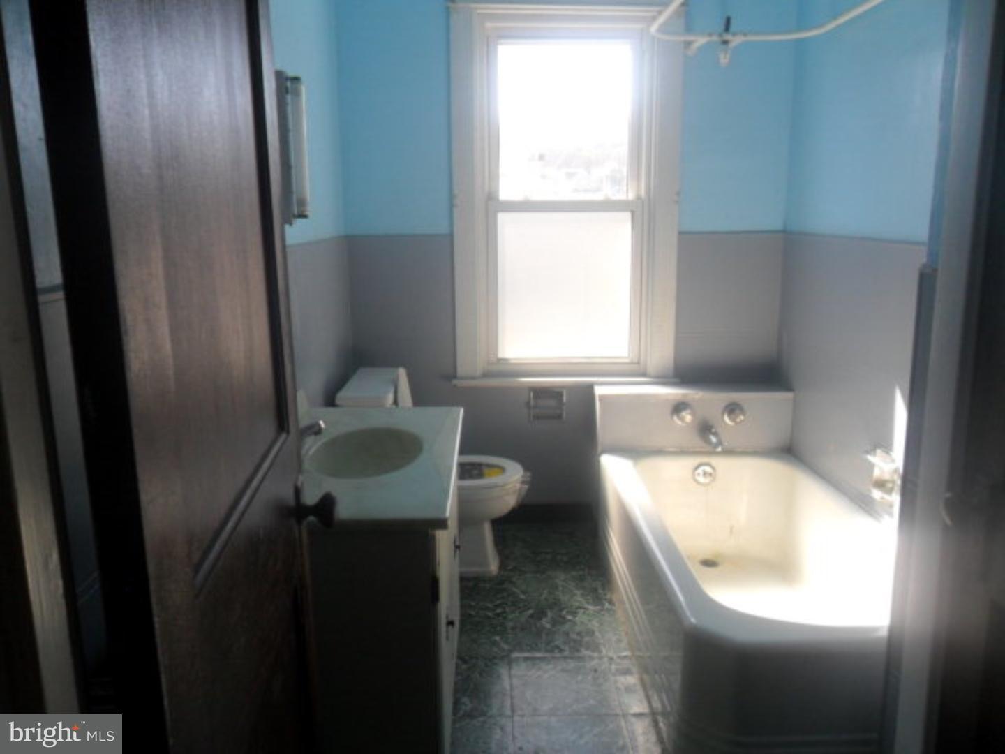 2 East Ruddle Street Coaldale, PA 18218 - Photo 5 of 9 Bathroom