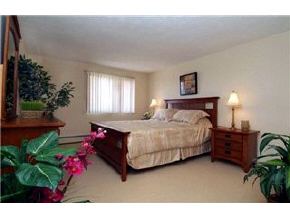 555 Calef Road, Unit 27 Manchester, NH 03103 - Photo 3 of 4 Gallery Image 3