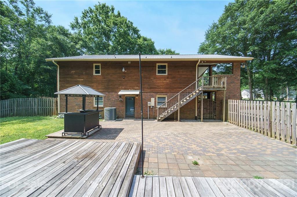 1967 Cardinal Loop Stanley, NC 28164 - Photo 5 of 18 Gallery Image 5