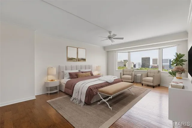 $890,000 | 710 South Hanley Road, Unit 18B, Clayton, MO 63105