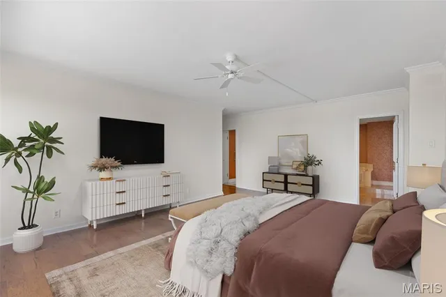 $890,000 | 710 South Hanley Road, Unit 18B, Clayton, MO 63105