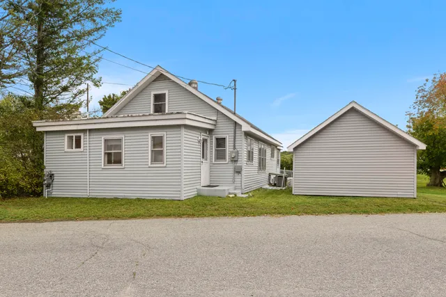 $385,000 | 350 North Michigan Avenue, Beulah, MI 49617